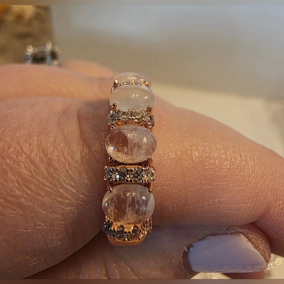 Elegant Rose Gold and White Stone Ring - Picture 2 of 2
